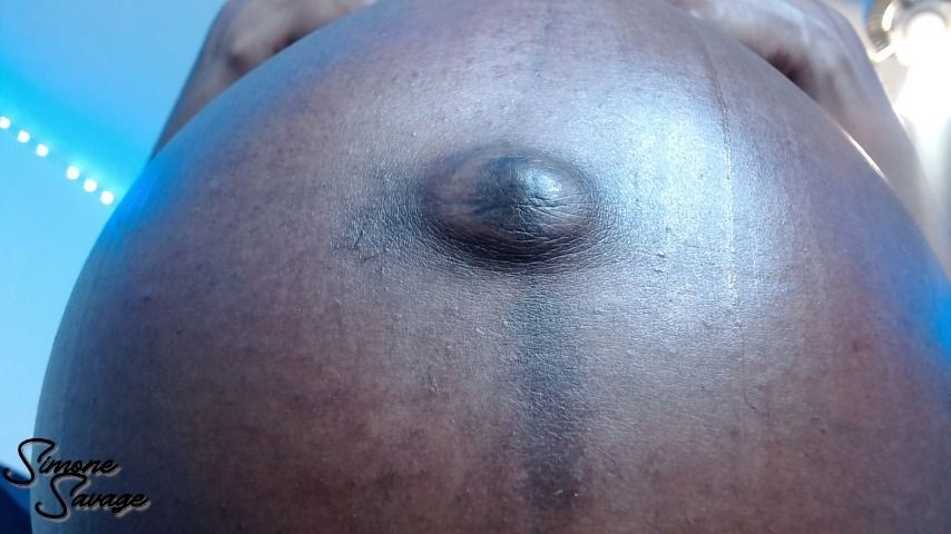 Big Belly Button - Oil - Pregnant