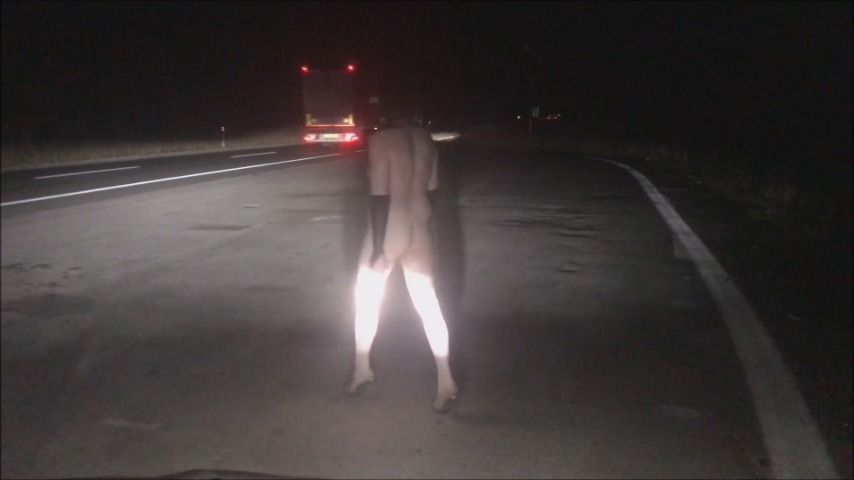 slut caught naked on the road by trucker