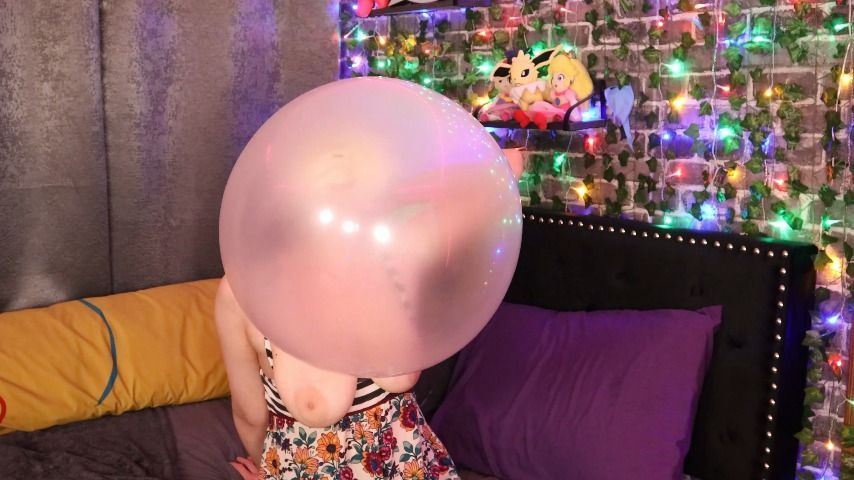 Bubblegum Blowing February 2022