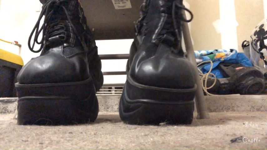 Up-close Boot Tap &amp; Play Selfie