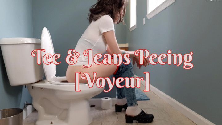 Tee &amp; Jeans Peeing [Voyeur