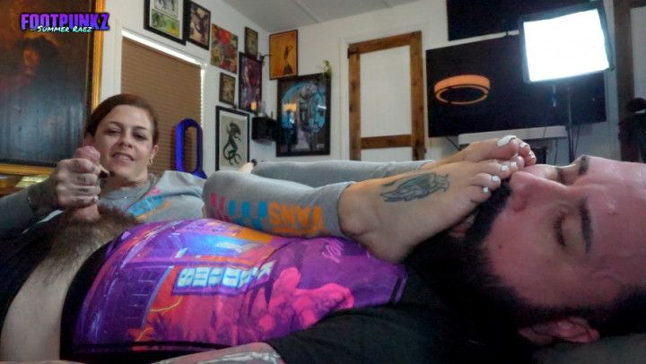 Tattooed Babe Sneaks in to Give Foot Smelling Handjob