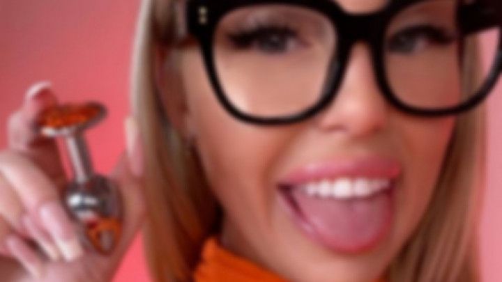 Velma's anal show