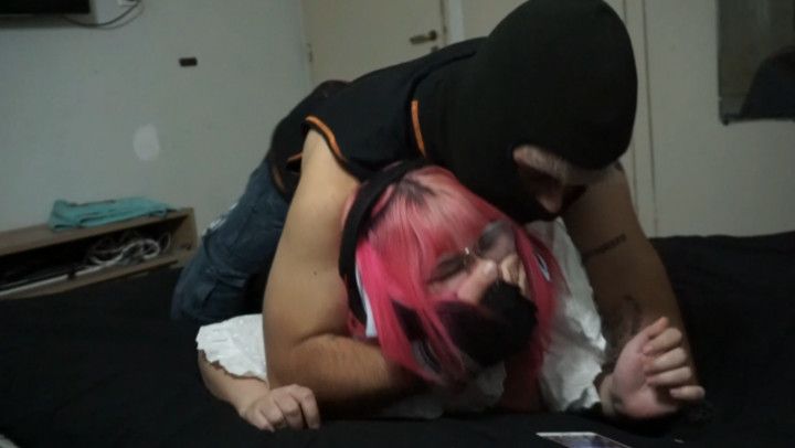 Thief fucks a submissive babe