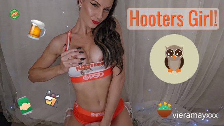 Hooters Girl