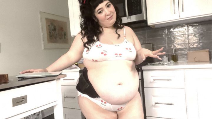 Fat BBW Waddles Around Kitchen in Pregnancy Belt