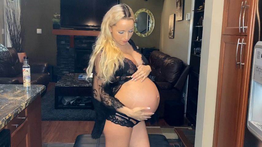 4K - Sexy Pregnant Belly Fetish And Bloom JOE