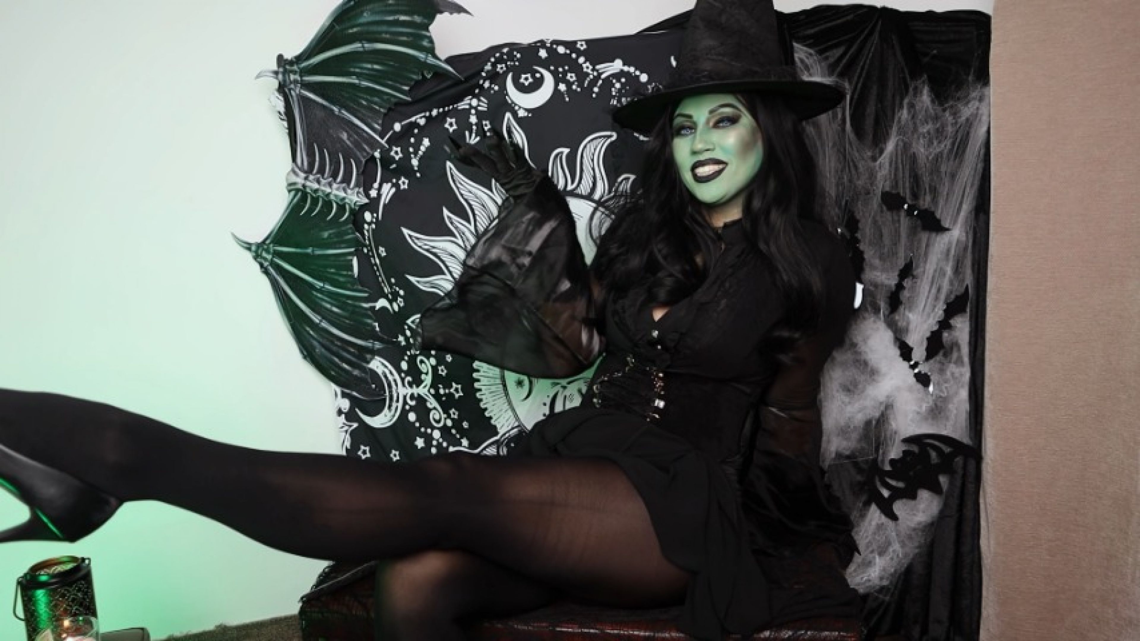 Wicked Witch of the West makes you her Feet Worshipper 4K