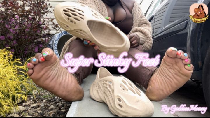 STINKY OUTDOOR FEET JOI