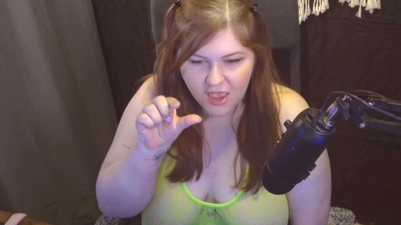 BBW makes fun of small dicks that wanted to fuck her
