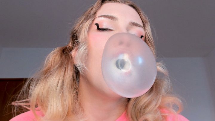 Bubblegum Blowing From Giantess GF