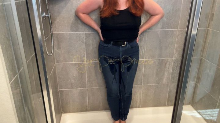 Playful Shower Omorashi and Jeans Wetting