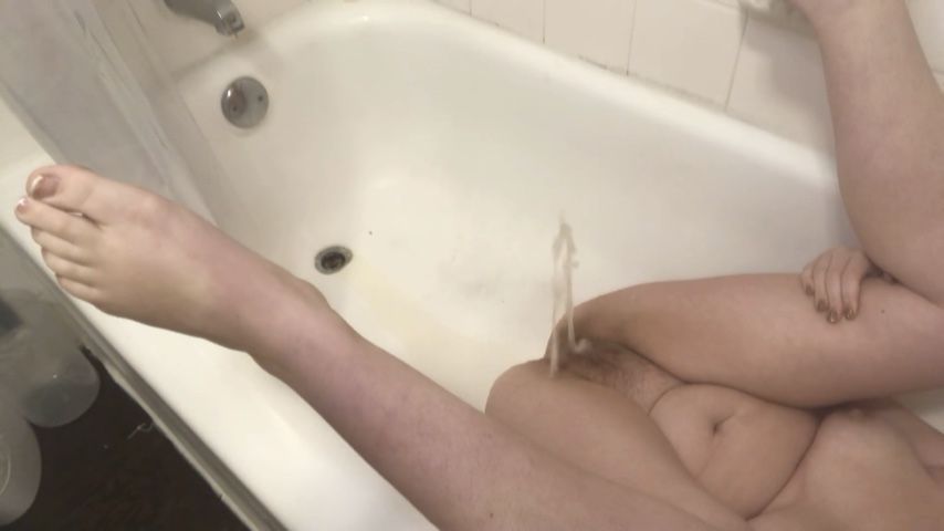 First time pissing on own upper body