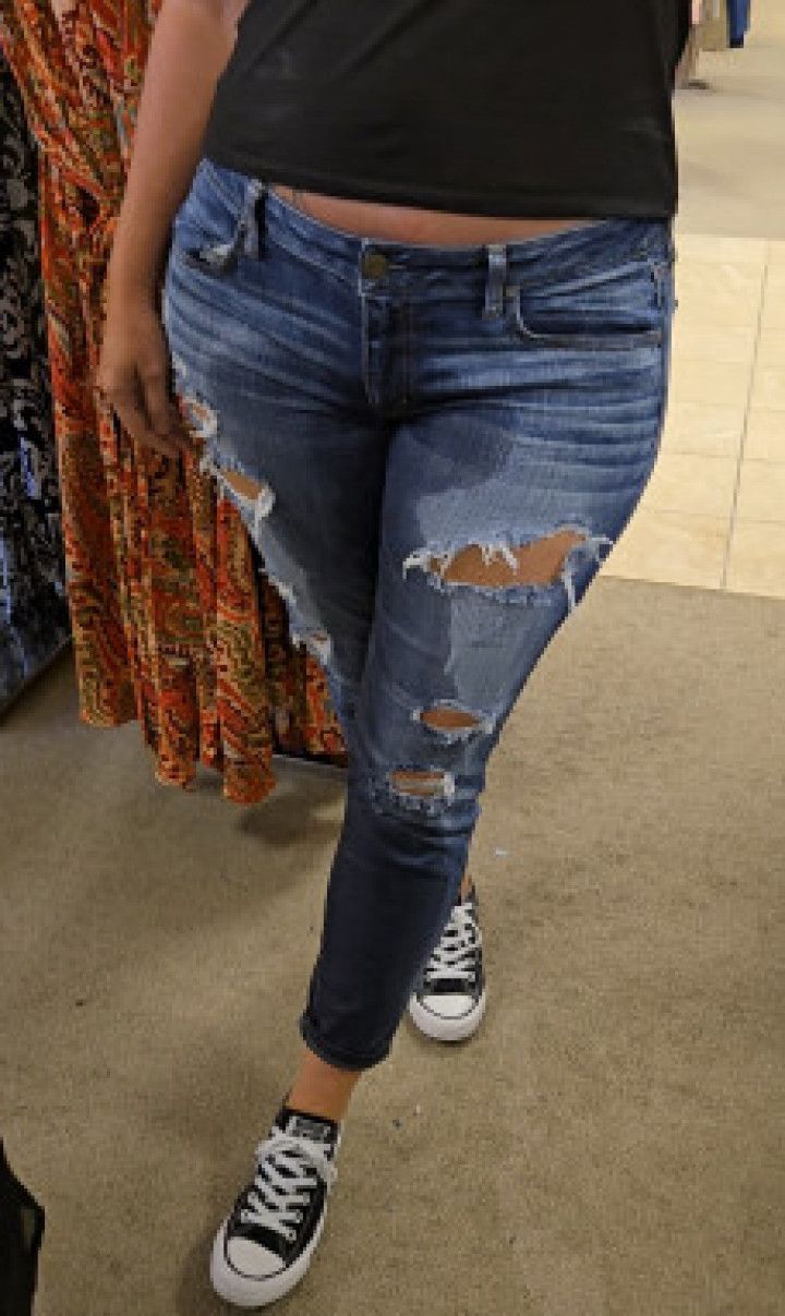 Rewetting jeans at the mall