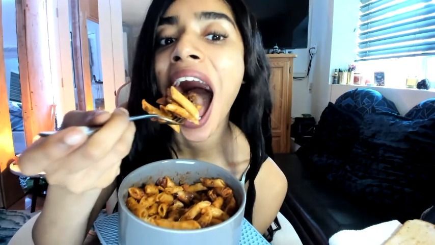 Live cam: Mouth &amp; Mukbang Eating Fetish