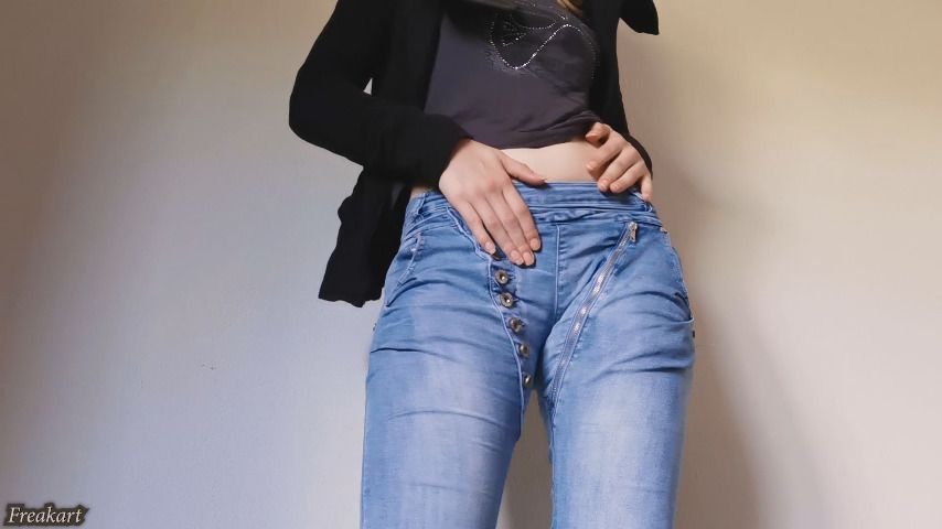 Masturbating through my pissed jeans