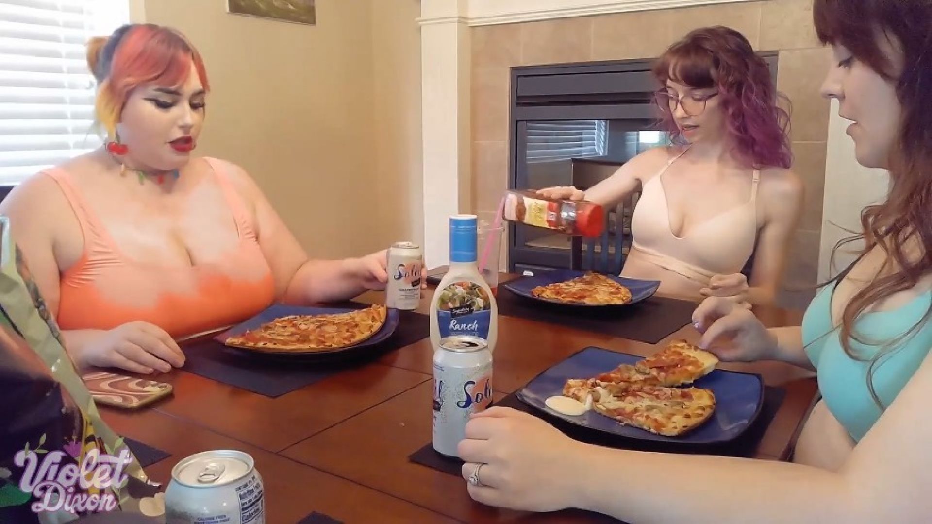 Three Hottie Pizza Mukbang