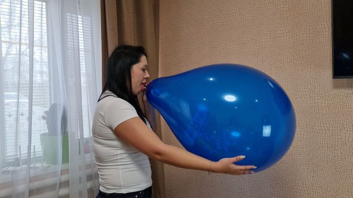 blue balloon