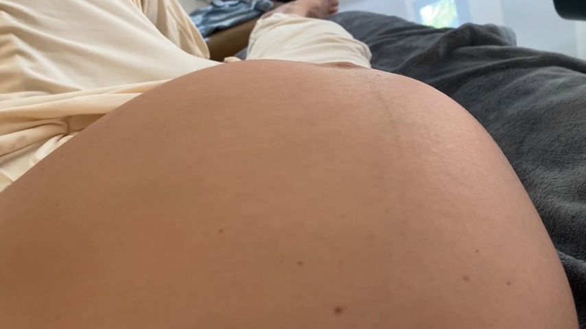 36-37 Weeks Pregnant Babe Kicks Belly