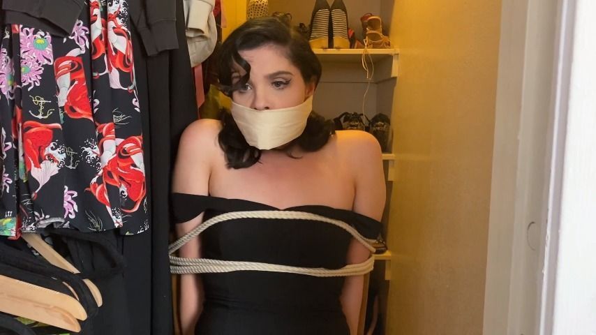 Get a clue! themed bondage cutie