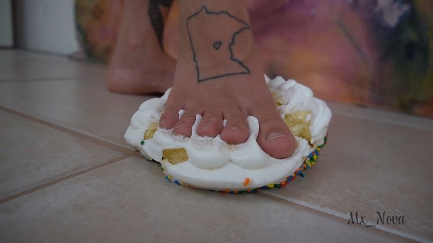 Cake Feet