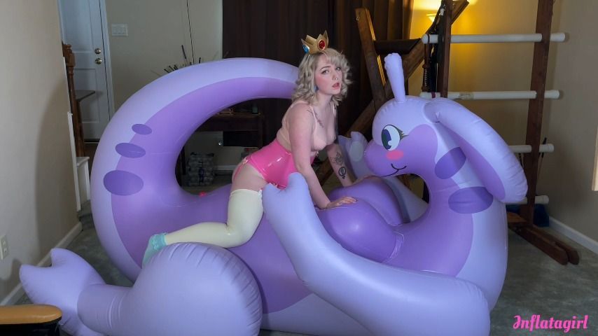 Latex Princess Peach and Kinky Goodra