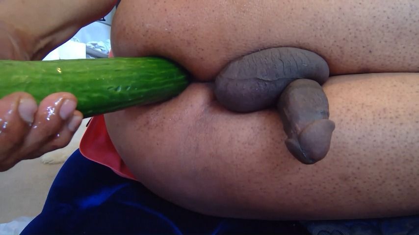 Close-up Anal Cucumber Fucking