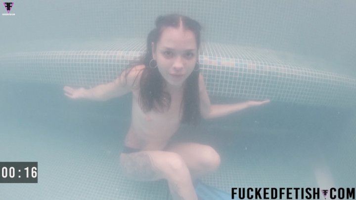 Yessica Bunny cast first scene underwater fins pool