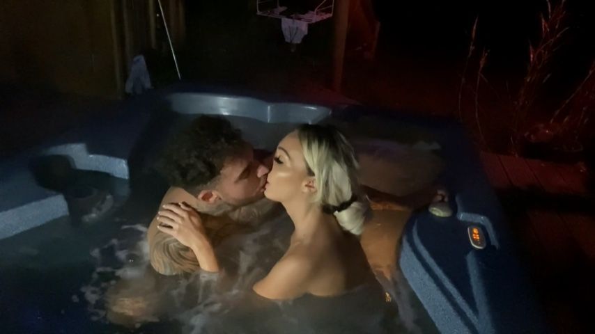 HOTTUB WOODS FUCKING