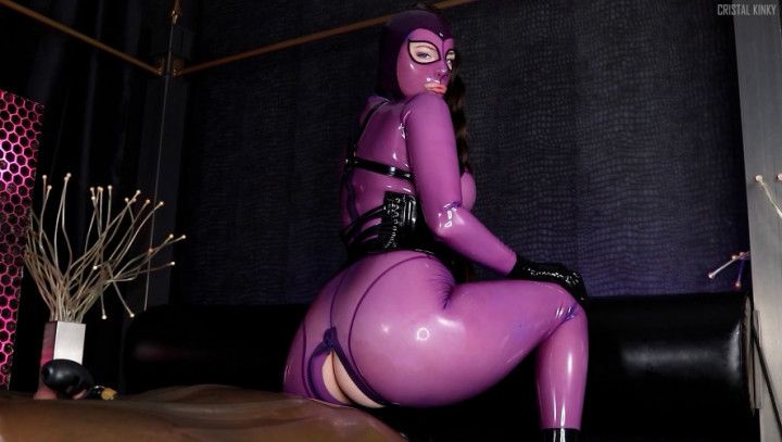 Rubberdoll Facesitting on caged sub