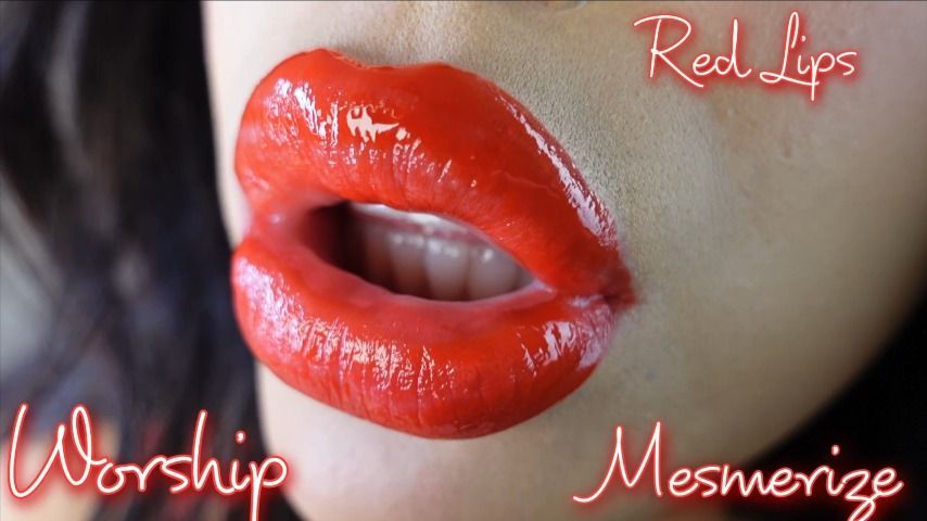 RED LIPS MESMERIZE