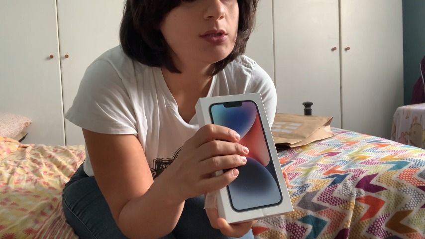 tuo marito mi ha comprato l'iphone 14