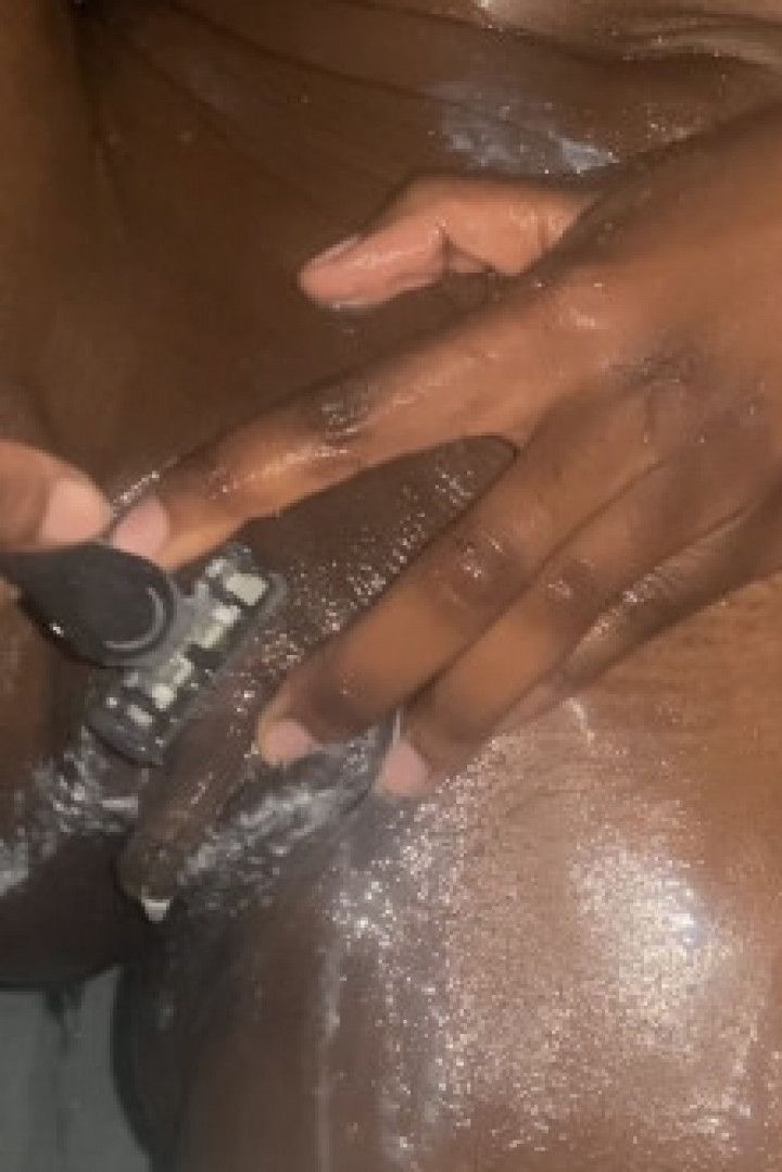 Shaving this pussy