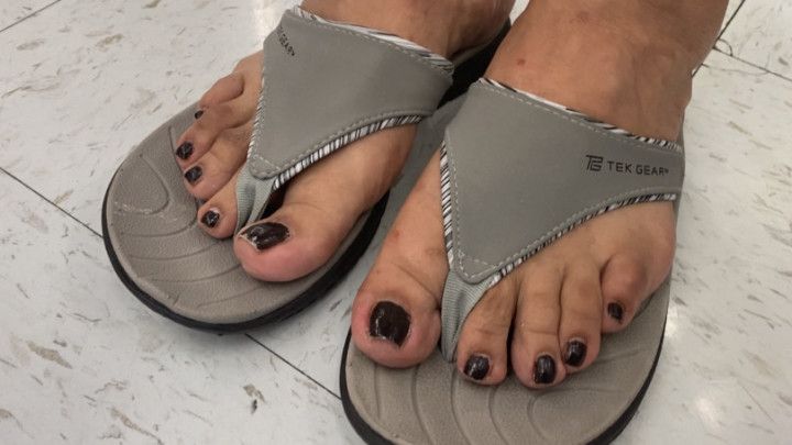 Gloria latina feet