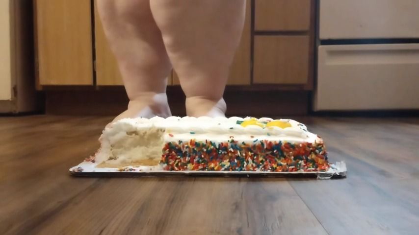 SSBBW Cake Stomping