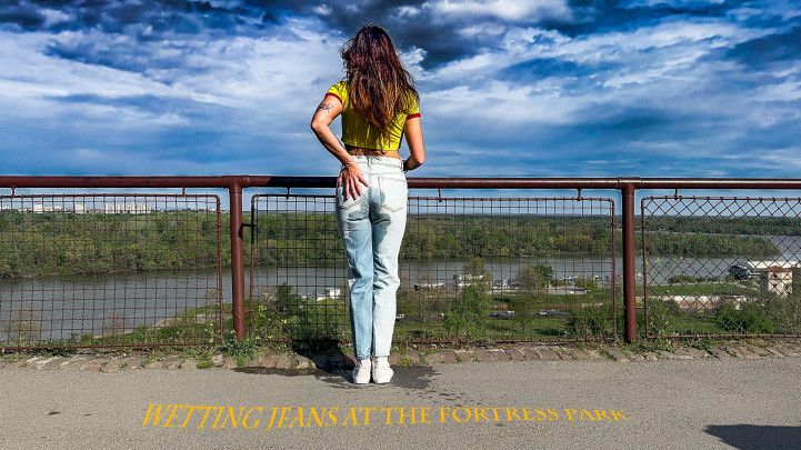 Valentina WETTING  jeans 3 times in fortress park PART1