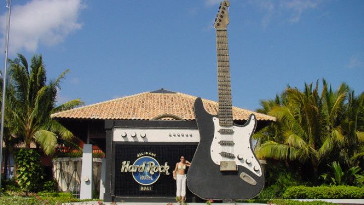 Hard Rock hotel Bali blowjob &amp; pissing