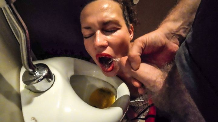 Urinal Face Pee and Pissing