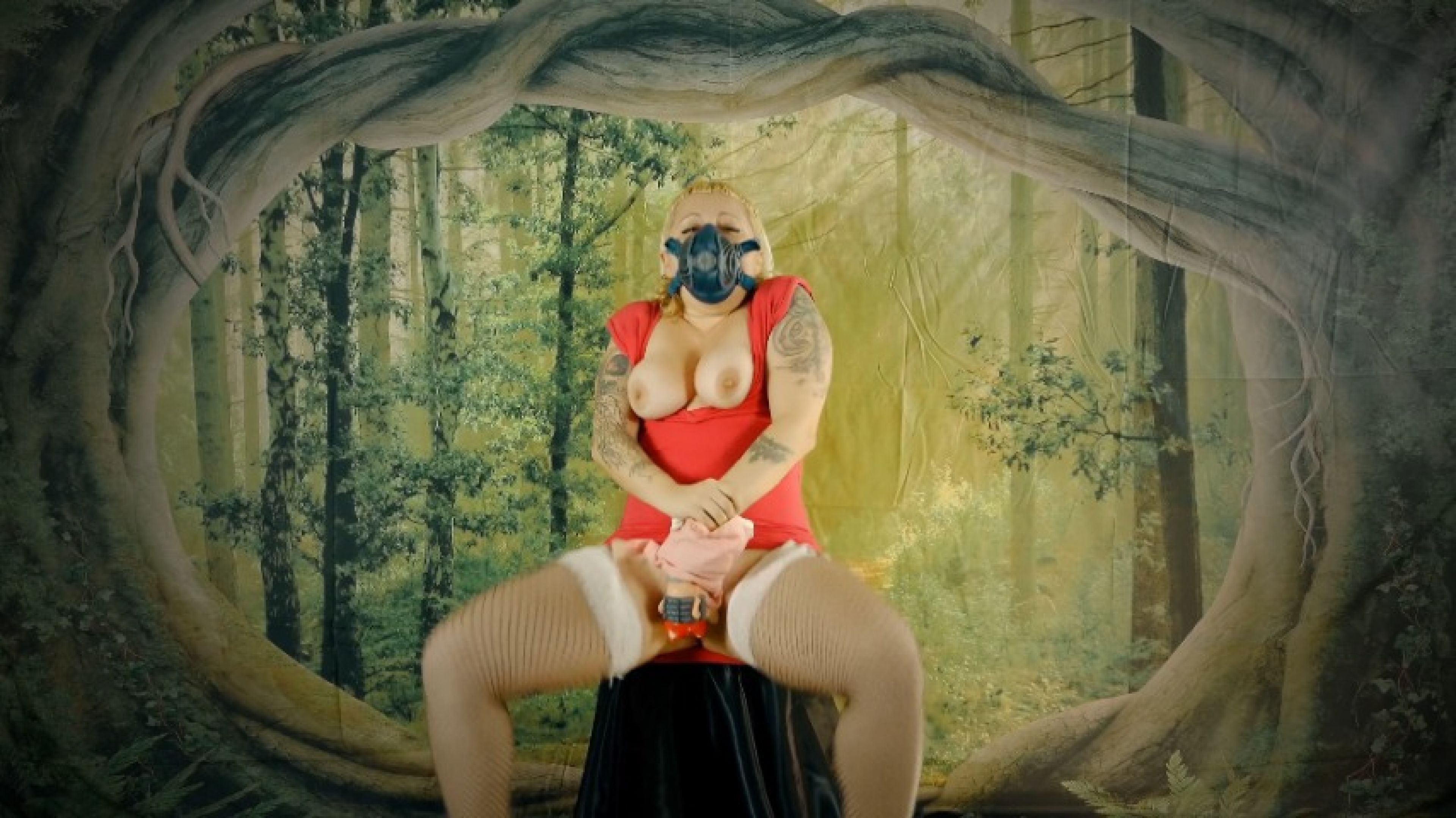 Free Use Mistress Of Puppets Gas Mask