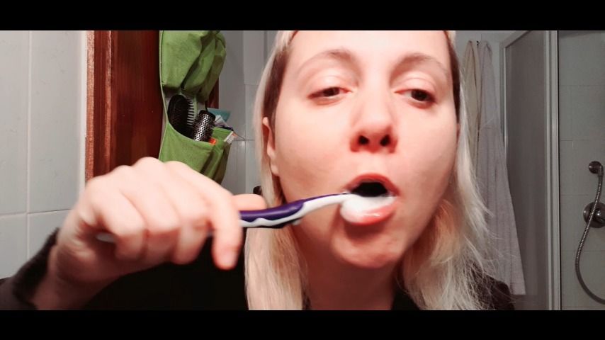 Brushing Teeth 4 you Spit Drool