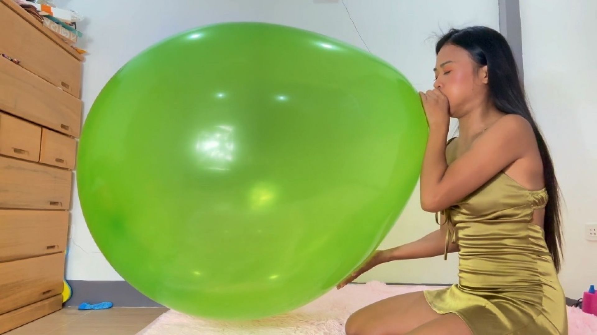 Sexy Camylle BTP Huge Green China Balloon