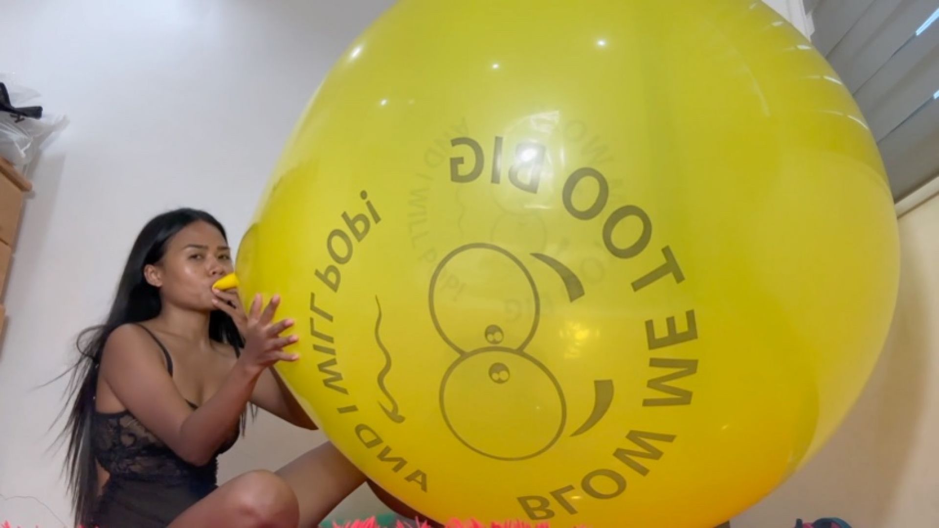 Sexy Camylle BTP Your Huge Yellow Printed Balloon