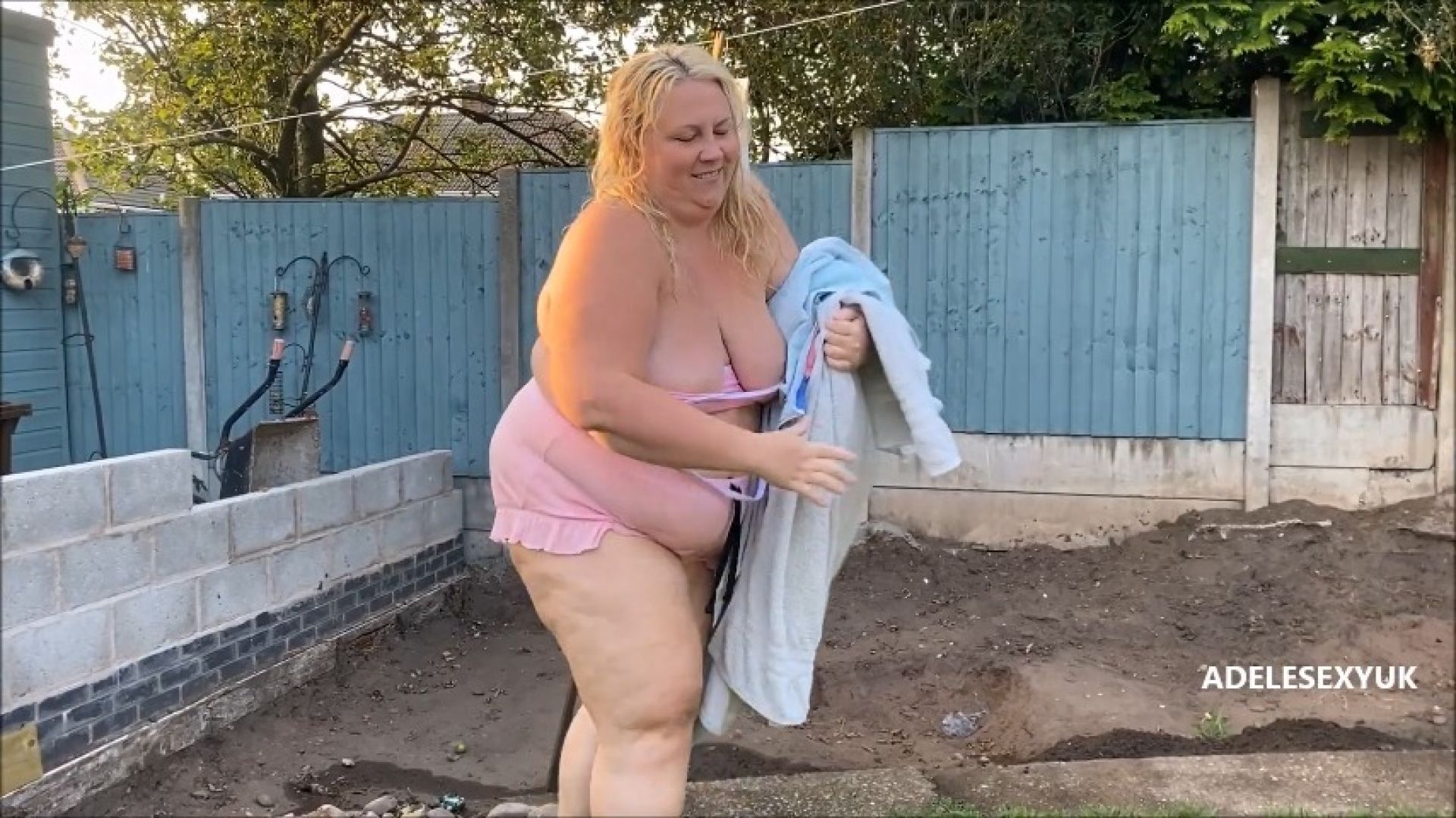 bbw adelesexyuk busy in the garden