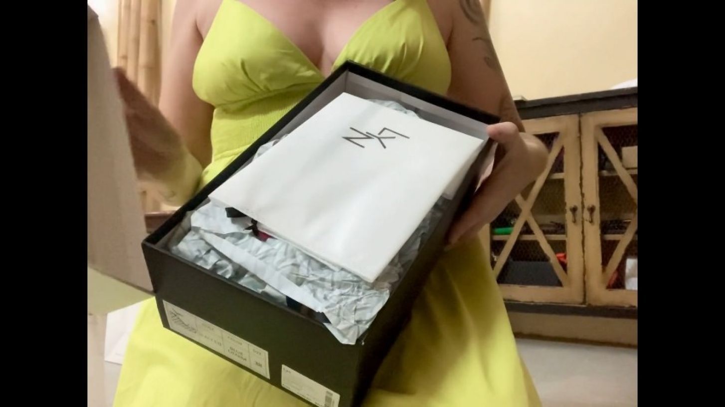 Unboxing Sandals