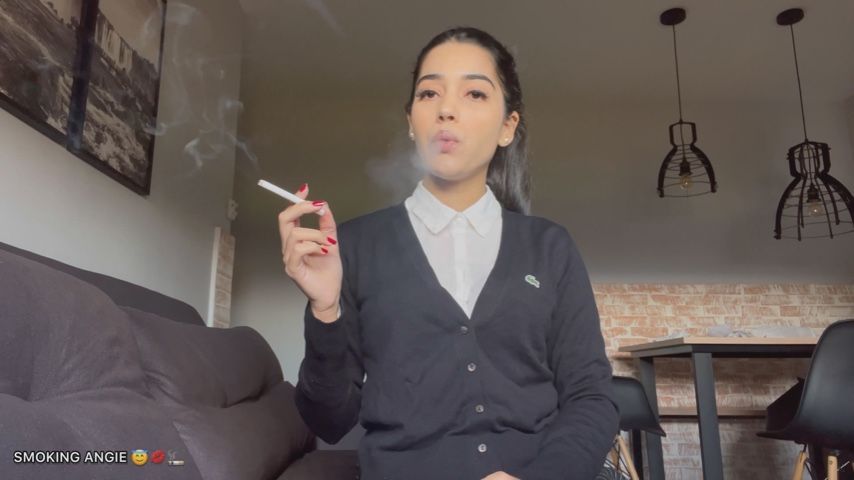 Good girl smoking - 4K