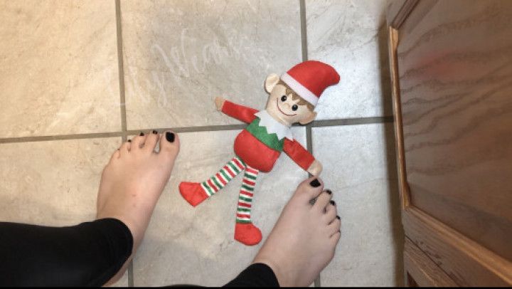 Giantess* Elf Stomp! BIG Feet