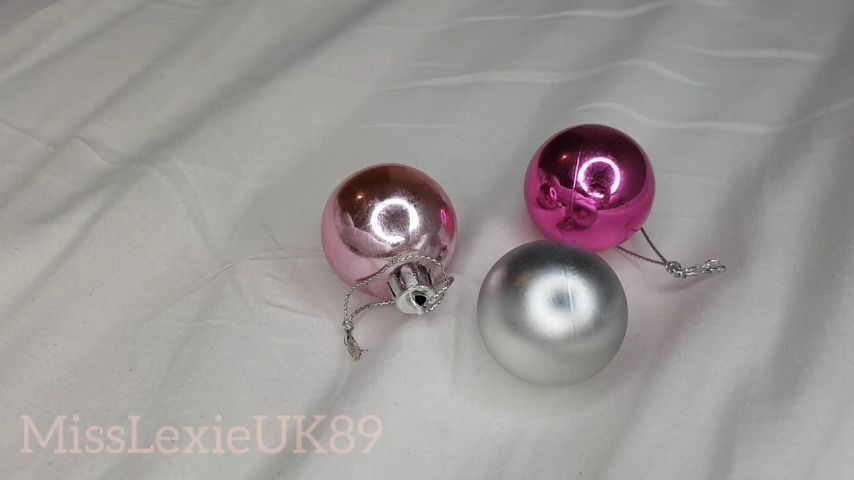 Christmas Bauble and Beads pussy Com Vid