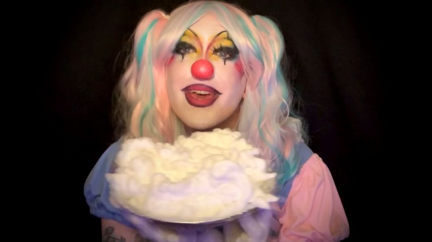 Clown Girl's Wet &amp; Messy Pie Time