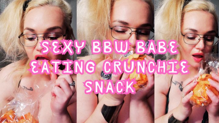 BBW babe Curvy eating crunchy snack - ASMR