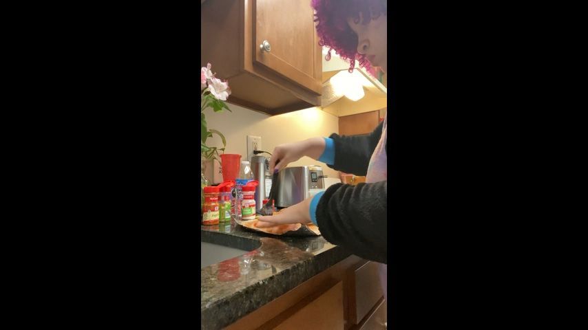 Part 2/2  of me cooking in my onsie